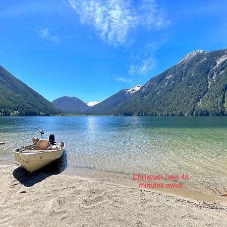 Private Suite 2Br Near Hwy 1, Heritage Park, Coliseum, Cultus Lake, Fishing, Chilliwack Exterior foto