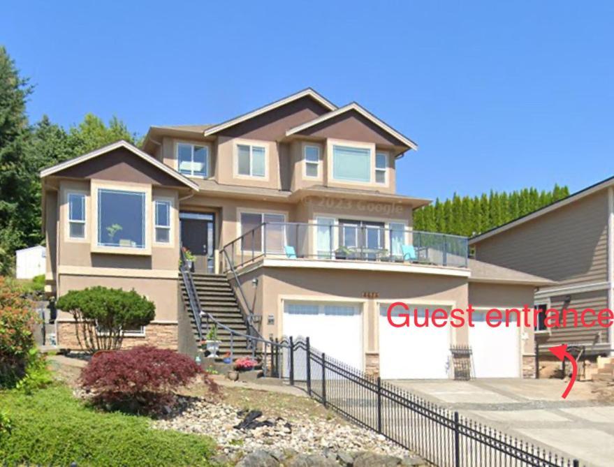 Private 2 Bedrooms Suite Near Hwy 1, Cultus Lake, Heritage Park, Fishing, Coliseum Chilliwack Exterior foto
