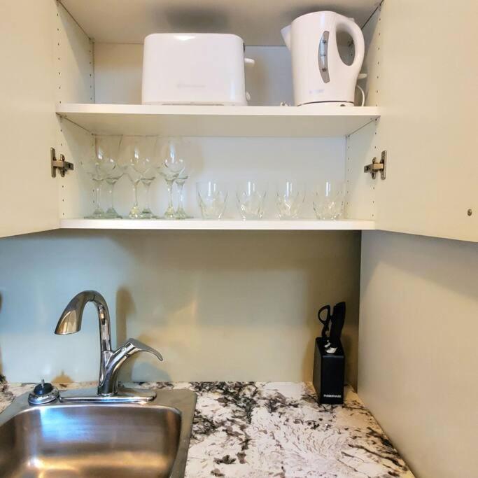 Private 2 Bedrooms Suite Near Hwy 1, Cultus Lake, Heritage Park, Fishing, Coliseum Chilliwack Exterior foto