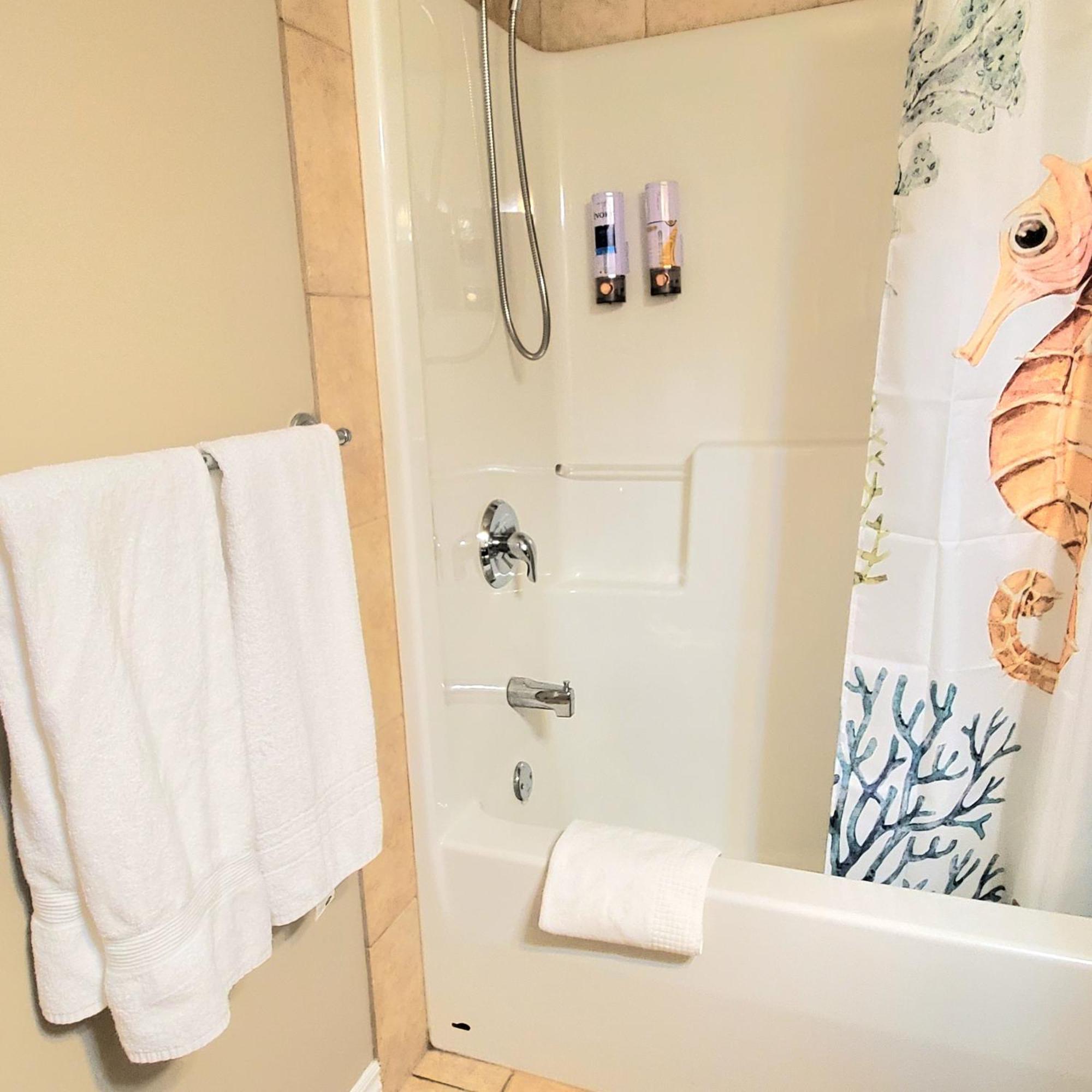 Private Suite 2Br Near Hwy 1, Heritage Park, Coliseum, Cultus Lake, Fishing, Chilliwack Zimmer foto